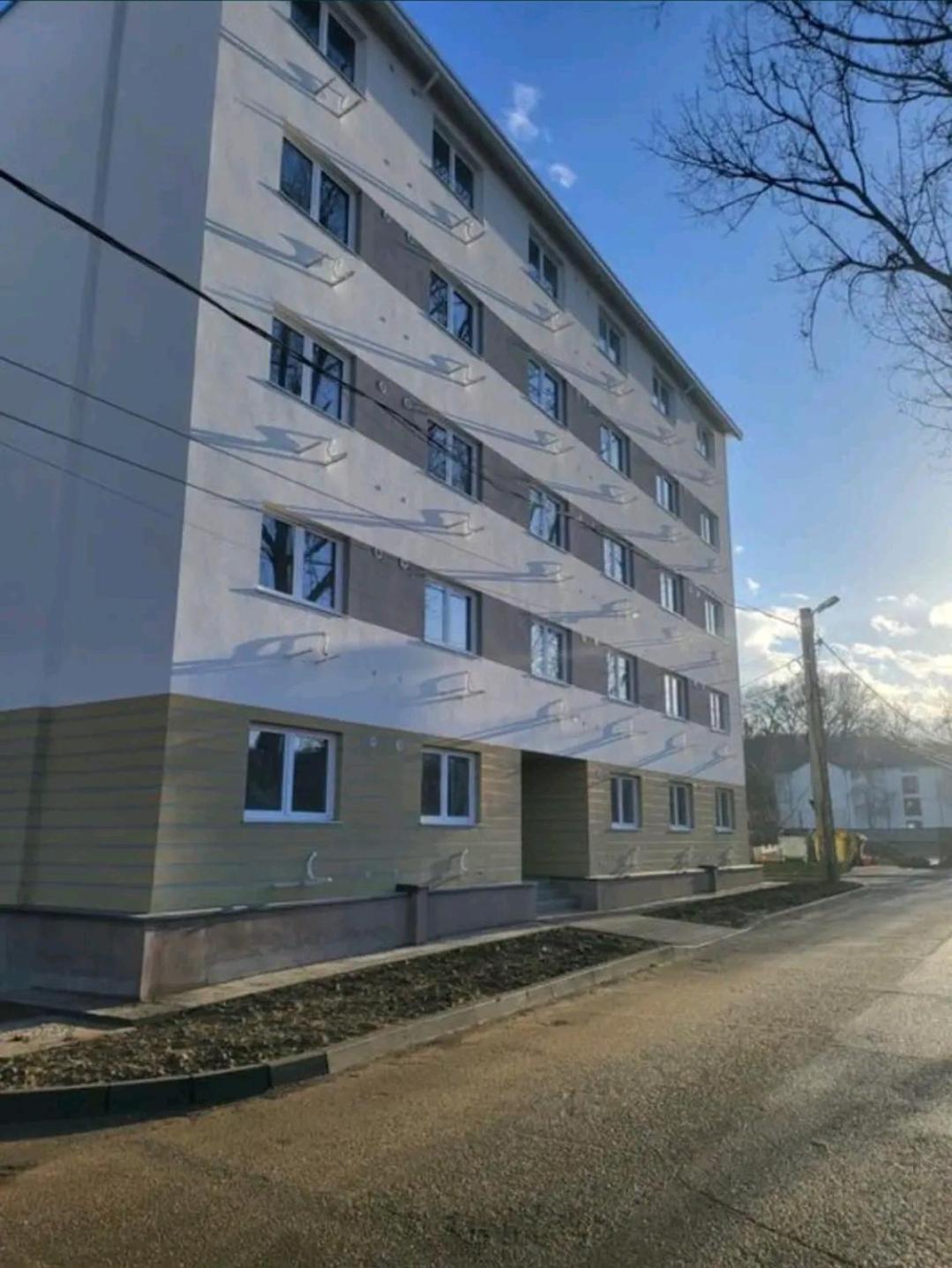 Spoil Yourself With Style, Comfort And Luxury - Tony'S Studios Luxury Piteşti Exterior foto